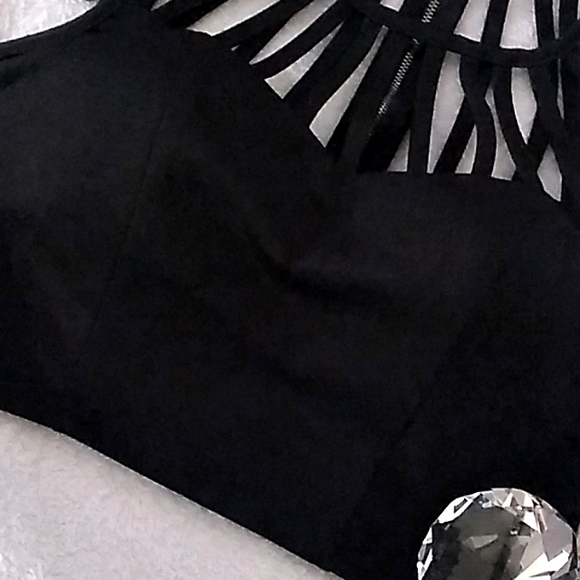 Pretty crop top - Picture 5 of 11